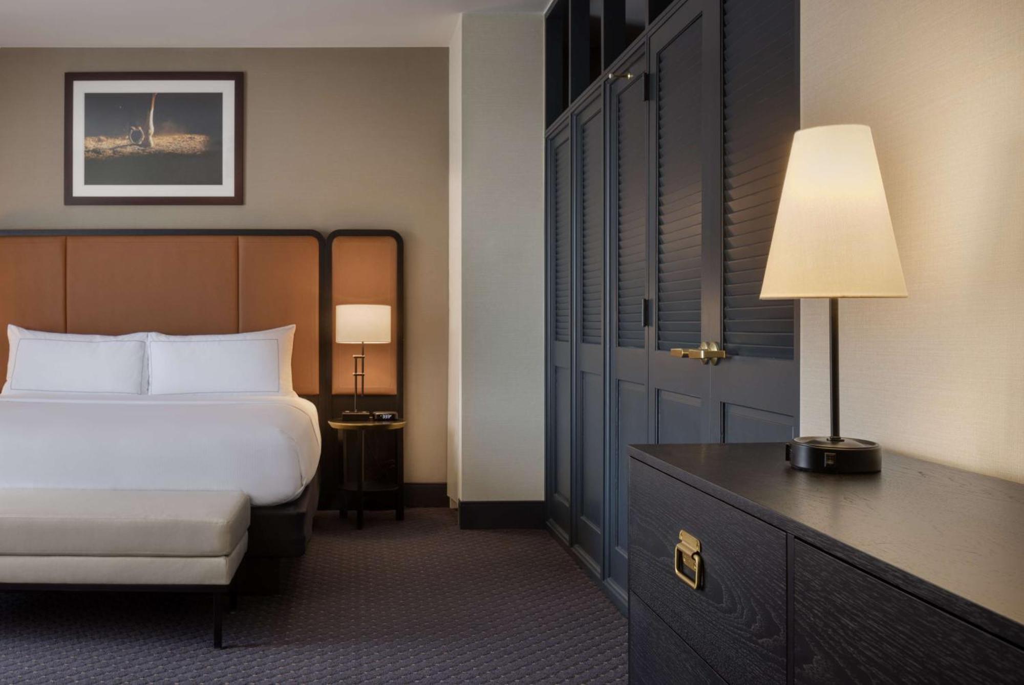 Doubletree Suites By Hilton Lexington Exterior photo