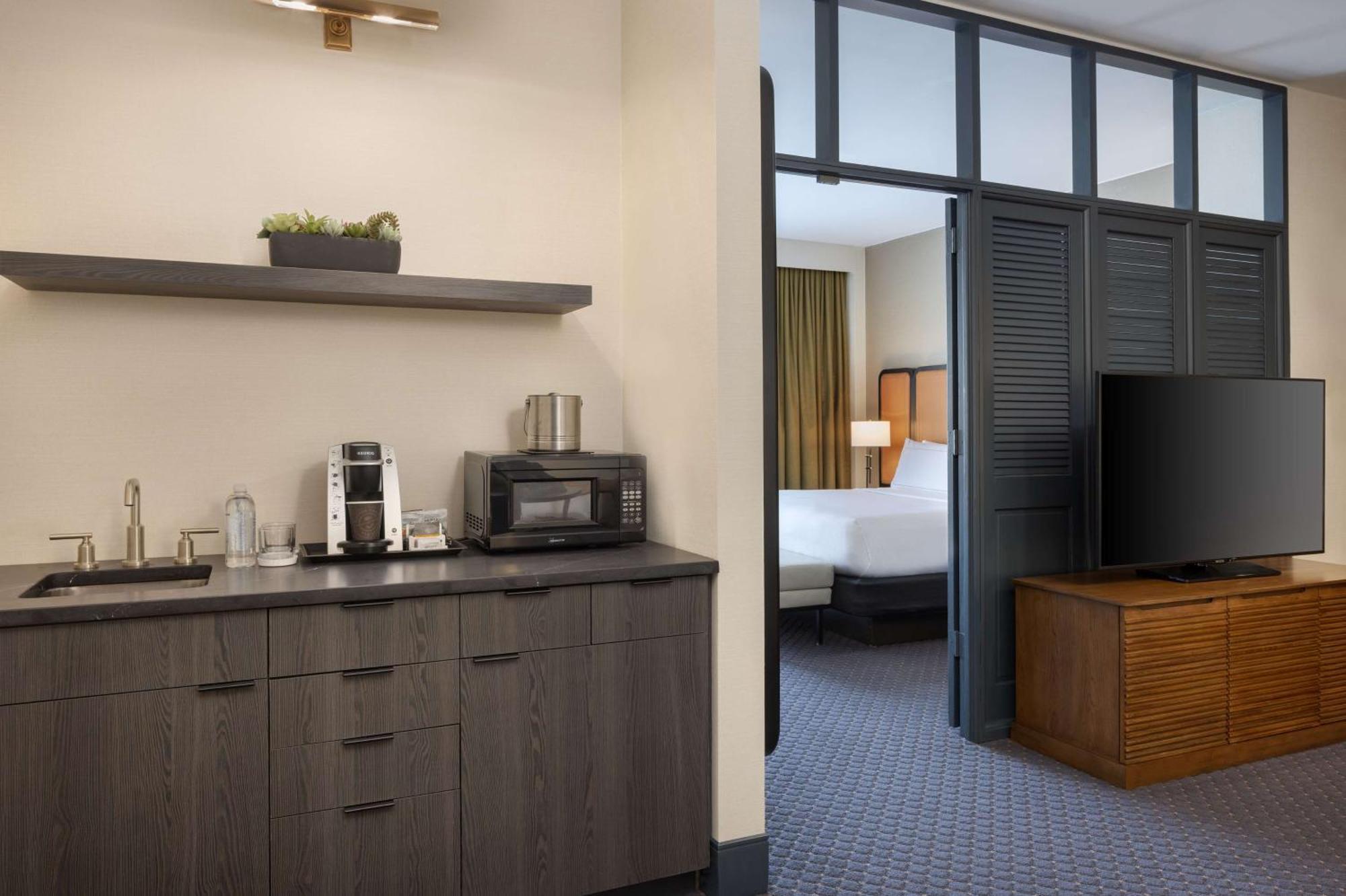 Doubletree Suites By Hilton Lexington Exterior photo