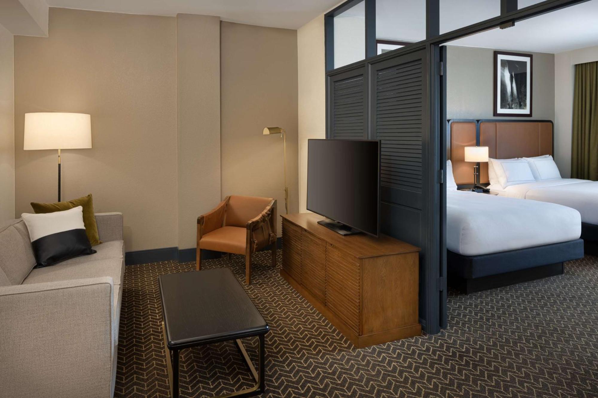 Doubletree Suites By Hilton Lexington Exterior photo