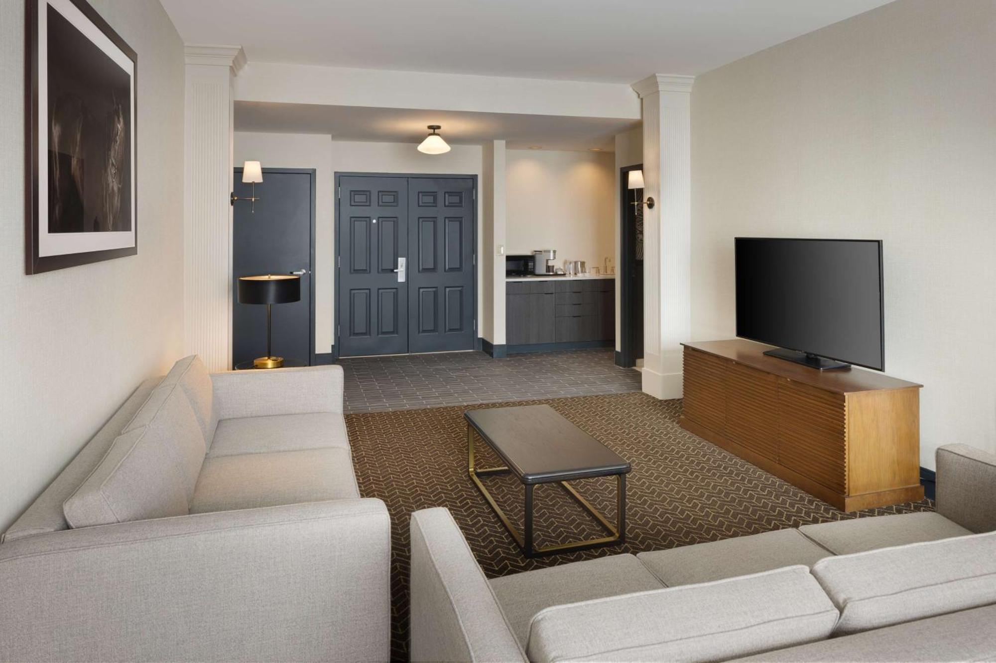 Doubletree Suites By Hilton Lexington Exterior photo