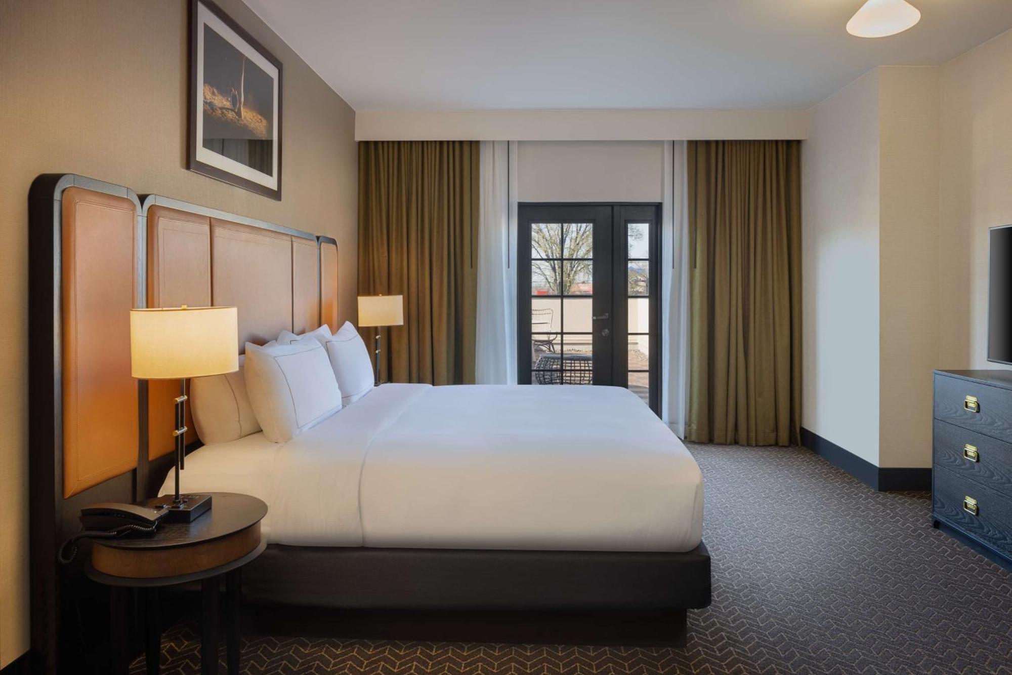 Doubletree Suites By Hilton Lexington Exterior photo