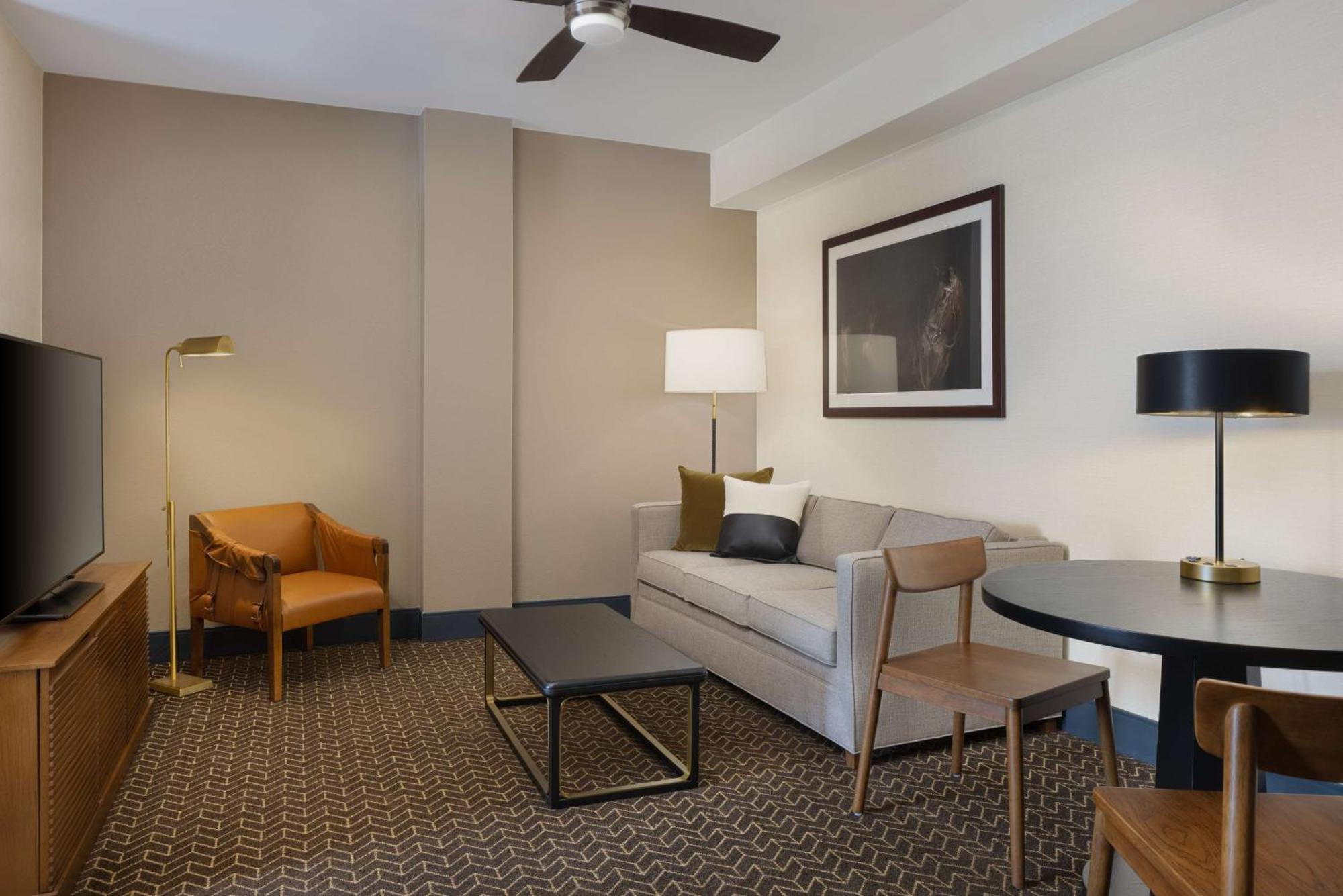 Doubletree Suites By Hilton Lexington Exterior photo