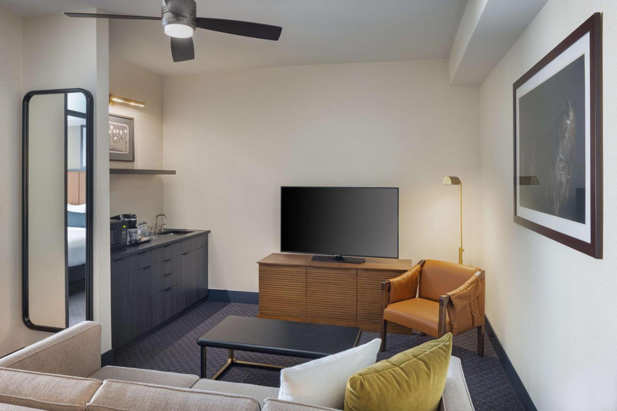 Doubletree Suites By Hilton Lexington Exterior photo